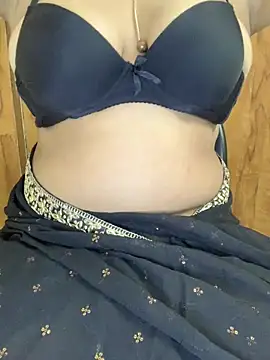 Snapshot of Doodhwaali chatting on February 7, 2025, 7:17 pm Doodhwaali online show from February 7, 2025, 7:17 pm