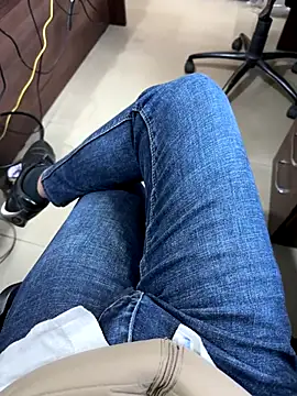 indboy online show from November 12, 2025, 11:58 am