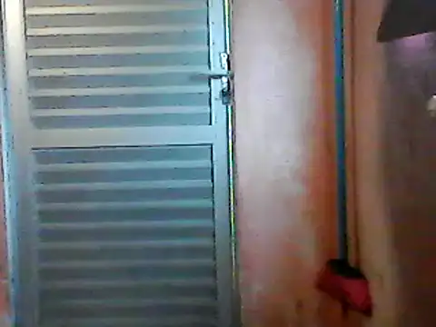 Snapshot of uelytom chatting on December 20, 2024, 12:16 pm uelytom online show from December 20, 2024, 12:16 pm