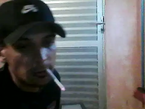 Snapshot of uelytom chatting on December 20, 2024, 9:11 am uelytom online show from December 20, 2024, 9:11 am