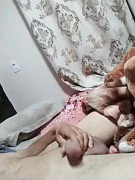 Snapshot of uelytom chatting on December 3, 2025, 9:42 am uelytom online show from December 3, 2025, 9:42 am