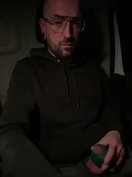 Snapshot of _Haptic_ chatting on December 6, 2024, 6:42 am Haptic online show from December 6, 2024, 6:42 am