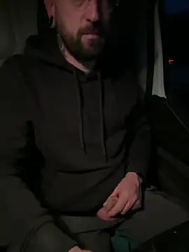 Snapshot of _Haptic_ chatting on March 21, 2025, 4:39 am Haptic online show from March 21, 2025, 4:39 am