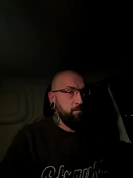 Snapshot of _Haptic_ chatting on November 21, 2025, 2:54 am Haptic online show from November 21, 2025, 2:54 am