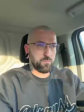 Snapshot of _Haptic_ chatting on December 15, 2025, 1:28 pm Haptic online show from December 15, 2025, 1:28 pm