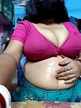 BERRY 00 online show from December 2, 2025, 9:44 am