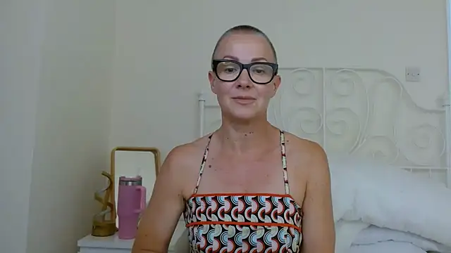 Snapshot of ELEGANT-ARIA36 chatting on July 19, 2026, 2:14 pm ELEGANT-ARIA36 online show from July 19, 2026, 2:14 pm