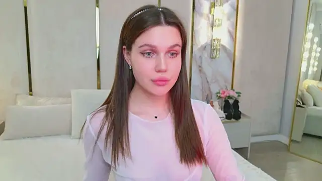 RihannaRose online show from April 15, 2026, 7:58 pm