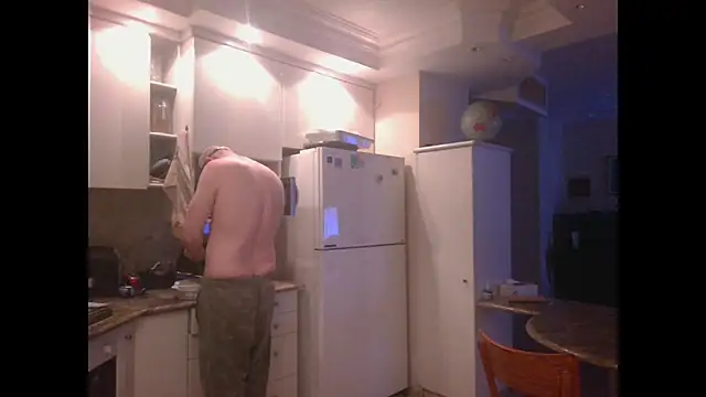 Snapshot of Tall_REC chatting on December 15, 2024, 4:26 pm Tall REC online show from December 15, 2024, 4:26 pm