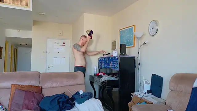 Snapshot of Tall_REC chatting on December 24, 2024, 1:17 pm Tall REC online show from December 24, 2024, 1:17 pm