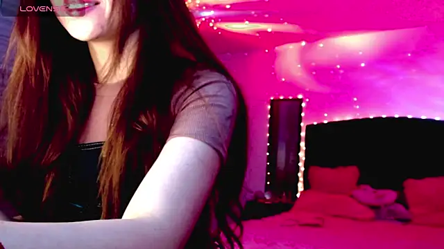 holy juli online show from November 14, 2025, 5:11 am