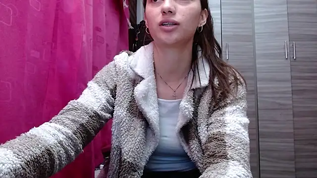 Snapshot of holy_juli chatting on March 2, 2026, 7:15 am holy juli online show from March 2, 2026, 7:15 am