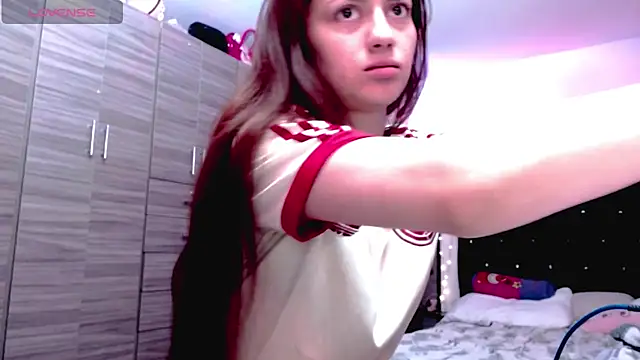 Snapshot of holy_juli chatting on February 1, 2026, 3:49 am holy juli online show from February 1, 2026, 3:49 am