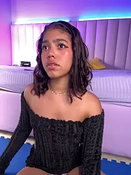 KellyOlsenbe online show from March 6, 2026, 8:04 pm