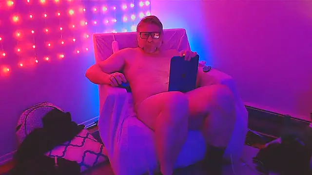 Snapshot of onlym4m chatting on February 12, 2025, 2:45 am onlym4m online show from February 12, 2025, 2:45 am