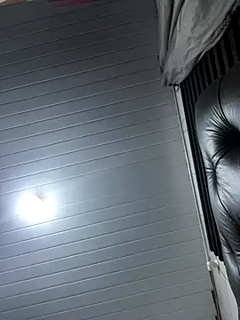 luara1988 online show from November 8, 2025, 11:52 pm