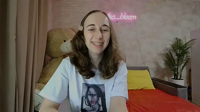 Anika bloom online show from March 18, 2025, 11:09 pm