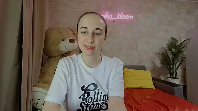 Anika bloom online show from March 21, 2025, 1:24 am