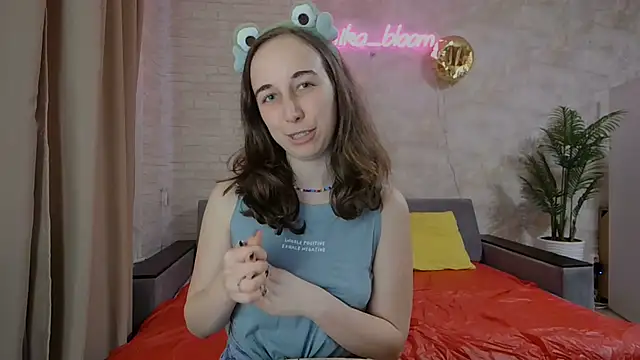 Anika bloom online show from March 2, 2025, 9:41 pm