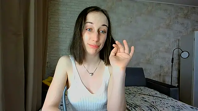 Snapshot of Anika_bloom chatting on July 5, 2026, 7:21 pm Anika bloom online show from July 5, 2026, 7:21 pm