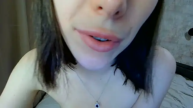 Snapshot of Anika_bloom chatting on July 7, 2026, 9:07 pm Anika bloom online show from July 7, 2026, 9:07 pm