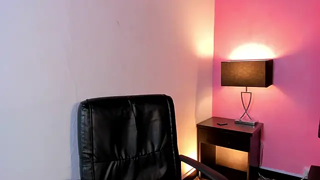 Snapshot of Lily_Miiller chatting on February 27, 2025, 9:25 pm Lily Miiller online show from February 27, 2025, 9:25 pm
