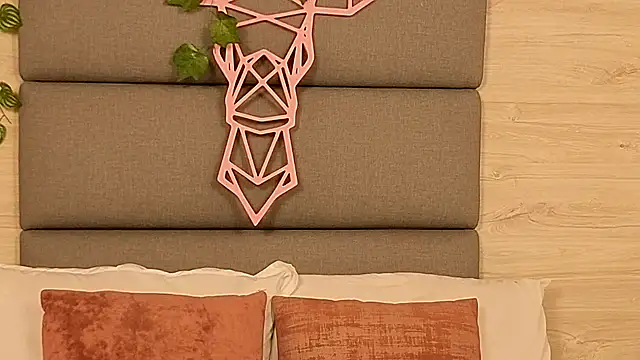 Lily Miiller online show from October 21, 2025, 8:19 pm