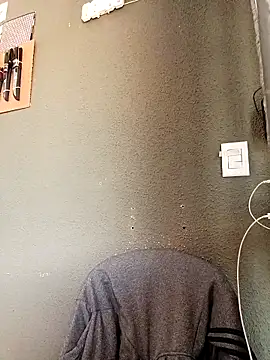 P4uzud4O online show from April 25, 2026, 1:52 pm