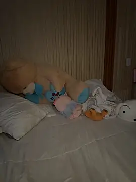 Nickiiiii online show from November 25, 2025, 6:47 am