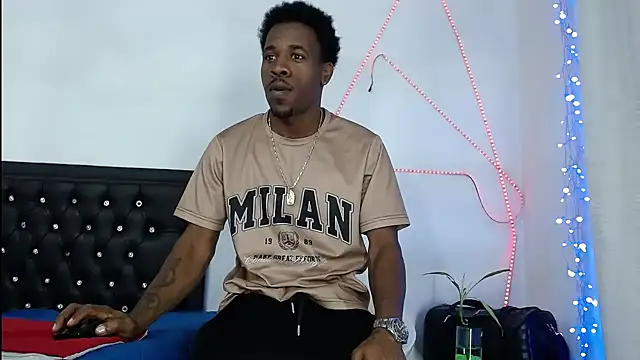 Snapshot of Damian_hart_24CM chatting on June 30, 2026, 2:44 am Damian hart 24CM online show from June 30, 2026, 2:44 am