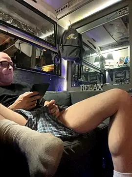 DirkD916 online show from October 20, 2025, 11:16 pm