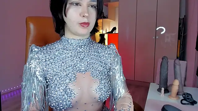 mollyposhh online show from June 11, 2026, 6:38 pm