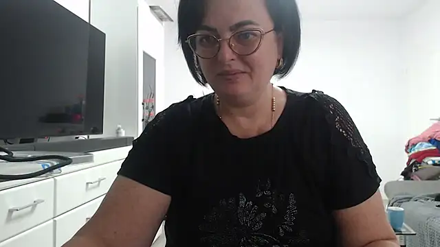 Amandamuller1982 online show from October 7, 2025, 11:11 am