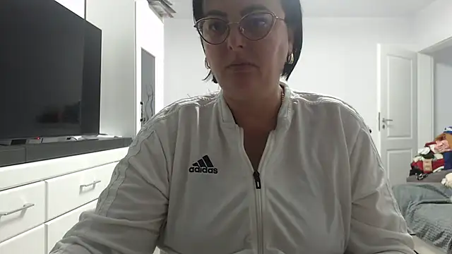 Amandamuller1982 online show from November 2, 2025, 3:39 pm