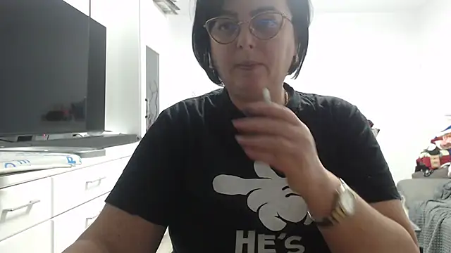 Amandamuller1982 online show from November 5, 2025, 8:23 pm