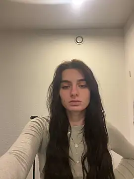 Snapshot of AdelinaAlia chatting on May 13, 2026, 1:18 pm AdelinaAlia online show from May 13, 2026, 1:18 pm