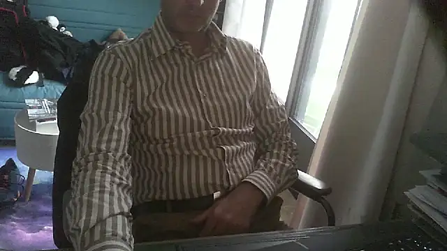 Snapshot of shyfrenchcock1 chatting on October 29, 2025, 2:27 pm shyfrenchcock1 online show from October 29, 2025, 2:27 pm