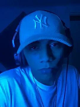 SkinnyHot444 online show from January 18, 2025, 1:51 pm