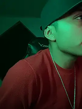 SkinnyHot444 online show from December 17, 2024, 1:05 pm