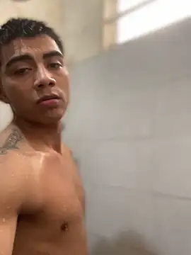 SkinnyHot444 online show from December 14, 2024, 10:39 pm