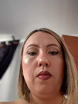 VIOLETA-25  online show from May 26, 2026, 3:10 pm