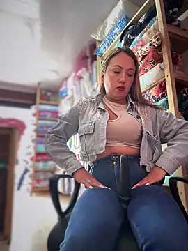 Snapshot of VIOLETA-25_ chatting on January 31, 2026, 7:23 pm VIOLETA-25 online show from January 31, 2026, 7:23 pm