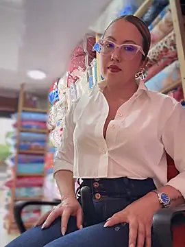 Snapshot of VIOLETA-25_ chatting on February 19, 2026, 3:53 pm VIOLETA-25 online show from February 19, 2026, 3:53 pm