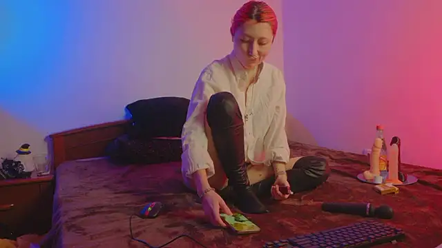 Snapshot of Bloom-fairy chatting on February 2, 2026, 2:16 pm Bloom-fairy online show from February 2, 2026, 2:16 pm