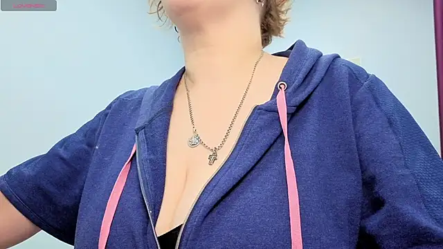 Dolorys online show from February 22, 2026, 4:59 am