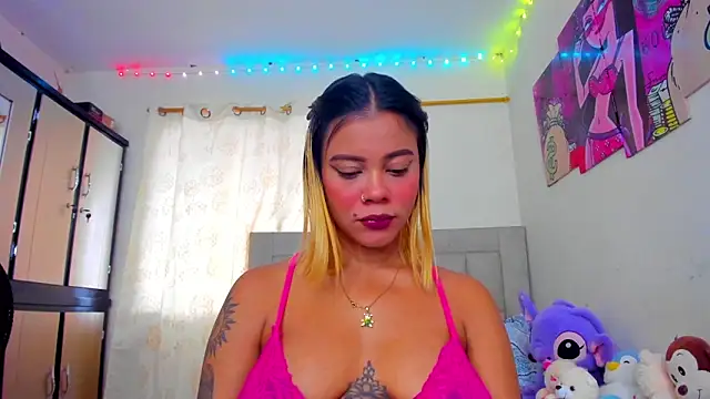 Snapshot of Miranda-brow chatting on December 20, 2024, 9:50 pm Miranda-brow online show from December 20, 2024, 9:50 pm