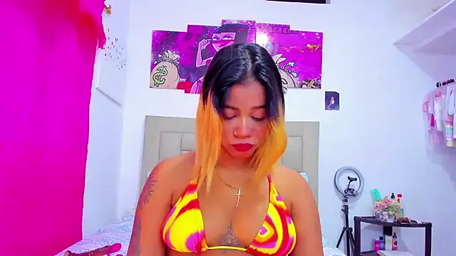 Snapshot of Miranda-brow chatting on January 31, 2025, 6:03 pm Miranda-brow online show from January 31, 2025, 6:03 pm