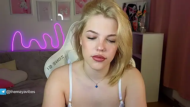 Maya Rave online show from February 13, 2026, 3:28 am