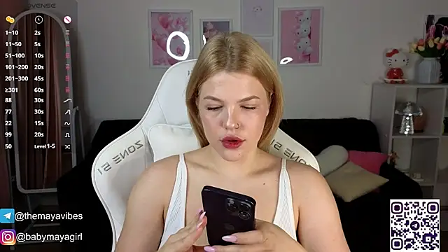 Maya Rave online show from October 27, 2025, 4:02 am