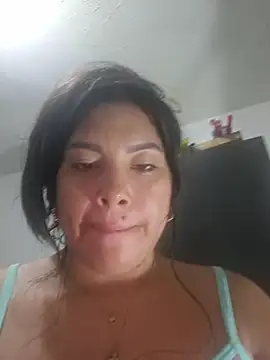 Snapshot of steisy325 chatting on December 13, 2025, 10:16 pm steisy325 online show from December 13, 2025, 10:16 pm